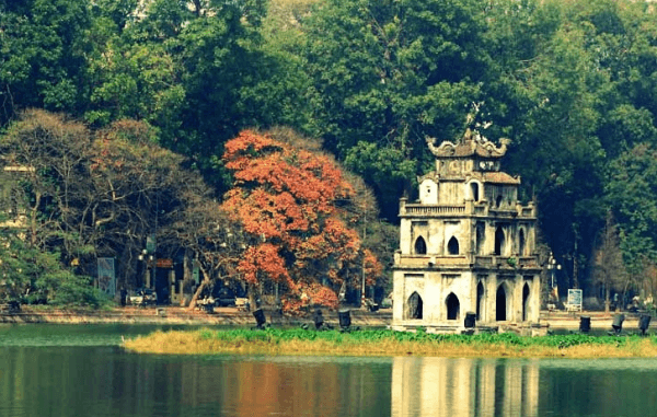 Khám phá thắng cảnh Hồ Hoàn Kiếm: Chơi ở đâu, ăn món gì?