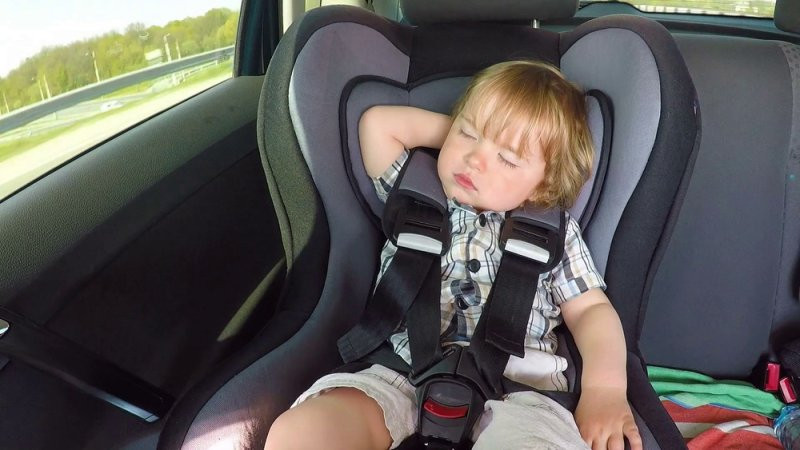 Trẻ cần trang bị kĩ năng gì để thoát hiểm khi bị bỏ quên trên ô tô