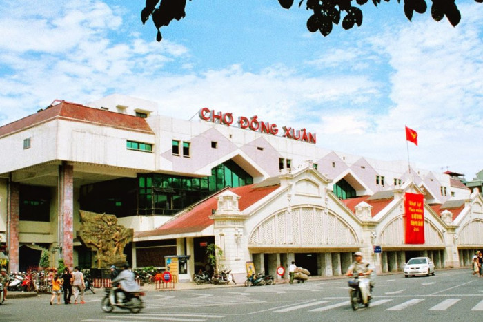 Chợ nổi tiếng Hà Nội: khám phá mặt hàng và giờ hoạt động